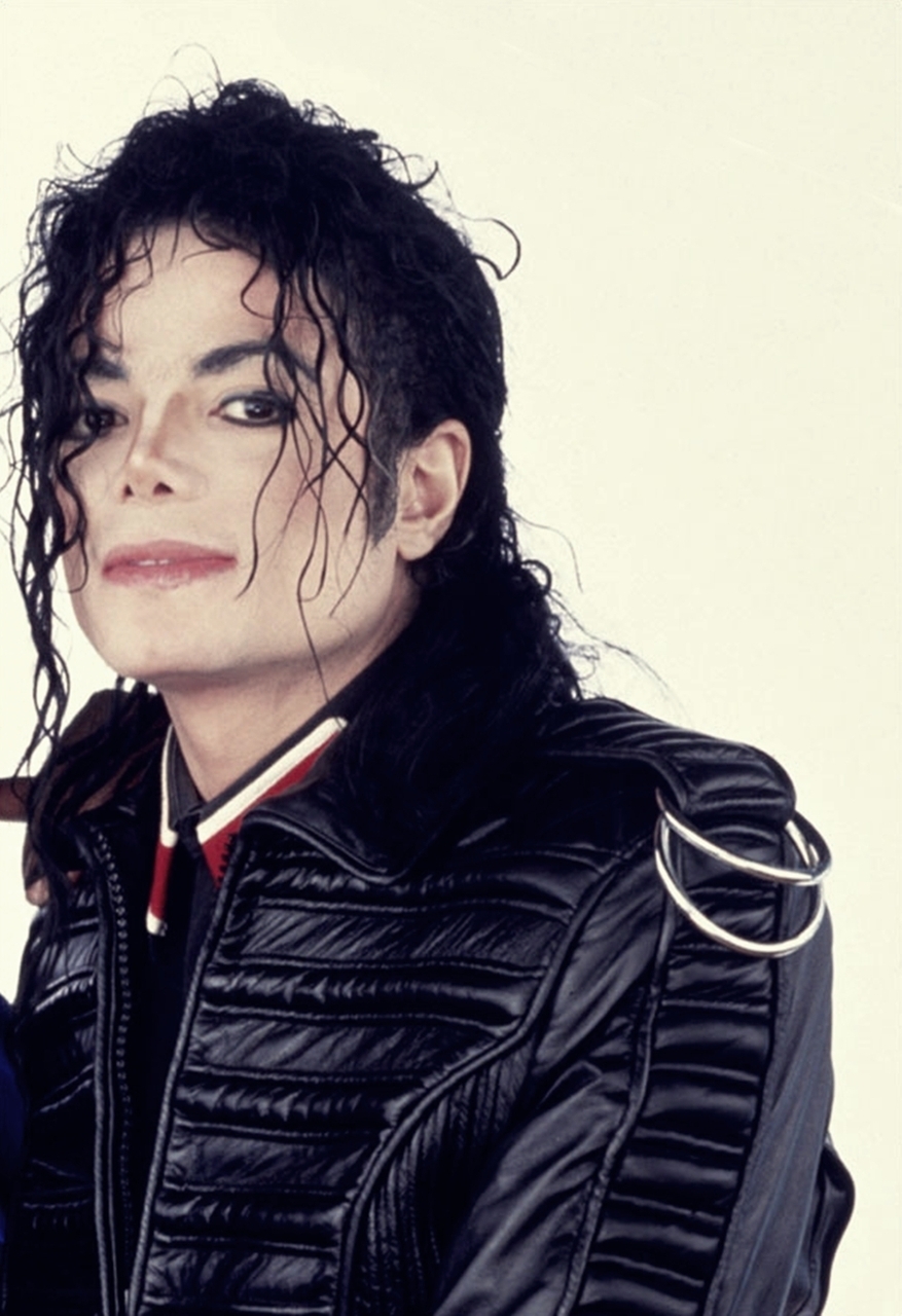 Michael Jackson Michael Jackson Talks... To Oprah [Photoshoot] - Michael-Jackson-Talks-To-Oprah-Photoshoot-michael-jackson-19698486-877-1280