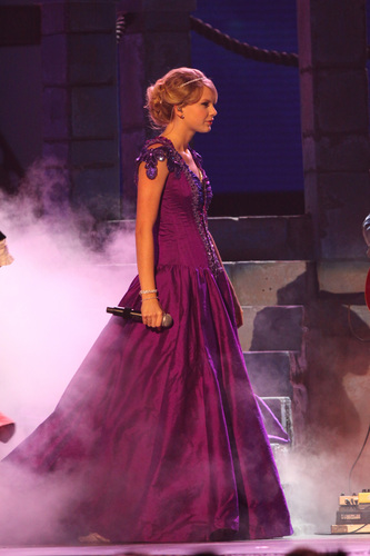  Taylor 42nd Annual CMA 2009