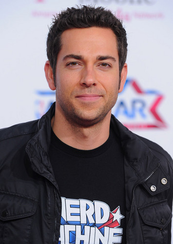  Zachary Levi Arriving @ the 2011 NBA All-Star Game