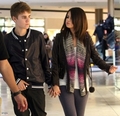  Shopping at a local shopping center in LA - justin-bieber photo