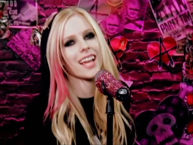 Avril Lavigne'The Best Damn Thing' MV screencaps HQ 