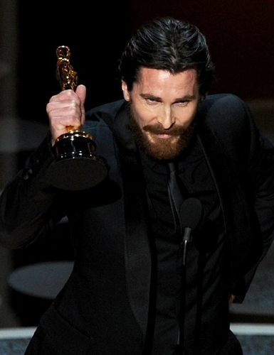  Christian Bale - 83rd Annual Academy Awards - tunjuk