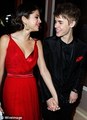 Justin Bieber & Selena Gomez Attend Vanity Fair Ocar Party 2gether In La 100% Real :) x - justin-bieber-and-selena-gomez photo