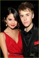 Justin Bieber & Selena Gomez: Holding Hands at Oscar Party! - justin-bieber photo