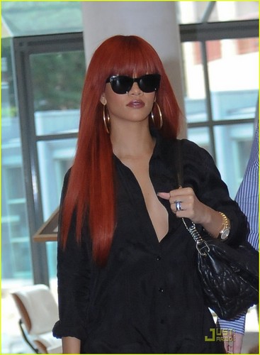 Rihanna out in Sydney