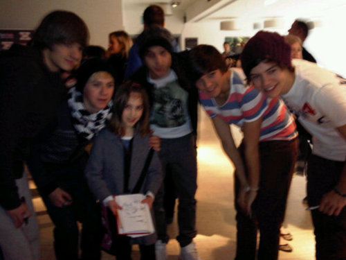  1D = Heartthrobs (I Ave Enternal 爱情 4 1D) Wiv 粉丝 In Sheffield 100% Real :) x