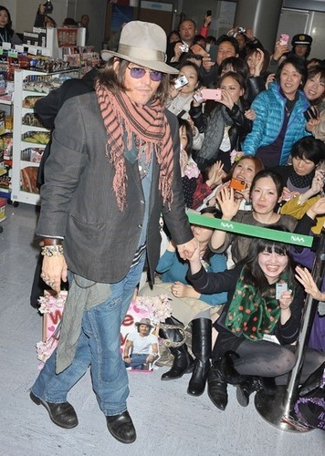  Johnny Depp , In Япония To Promote ' Rango ' 2nd March 2011