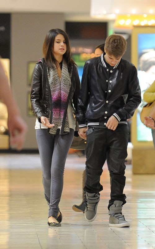 justin bieber 2011 march 1. March 1 - Shopping In Los