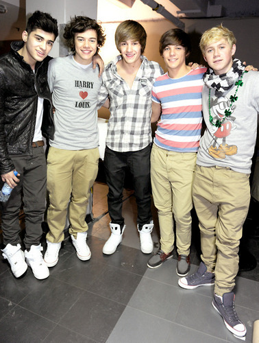 1D = Heartthrobs (I Ave Enternal Love 4 1D & I Get Totally Lost In Them Everyx 100% Real :) x