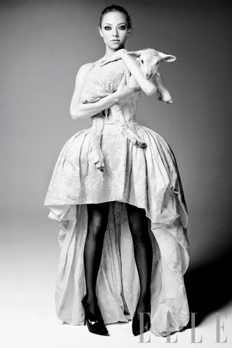  Amanda Seyfried 'Elle' Photoshoot April 2011!