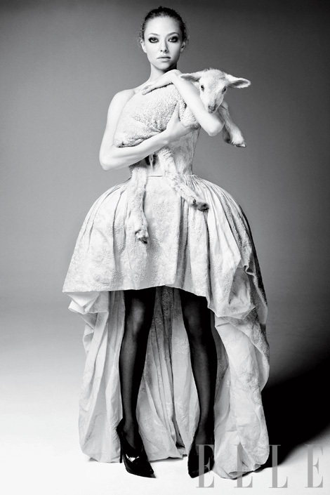 Amanda Seyfried'Elle' Photoshoot April 2011