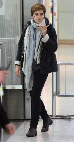 Emma Leaving From London - 03.03.2011	