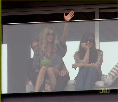 Gisele Bundchen & Tom Brady: Balcony in Brazil!