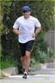 Jake Gyllenhaal Makes a Run For It! - jake-gyllenhaal photo