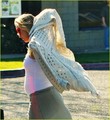 Kate Hudson: Baby Bump in Malibu! - kate-hudson photo