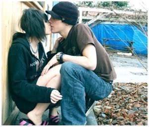 BF and GF kissing - Kris-Brown Photo (20070182) - Fanpop