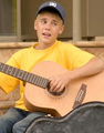 Bieber busking - justin-bieber photo