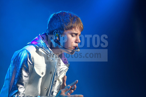  Justin Bieber in konser at the NIA in Birmingham - March 4, 2011