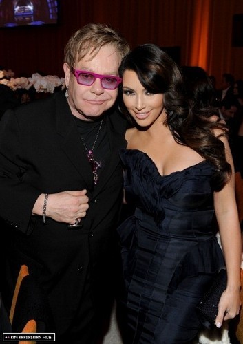  Kim @ 19th Annual Elton John AIDS Foundation Oscars Party
