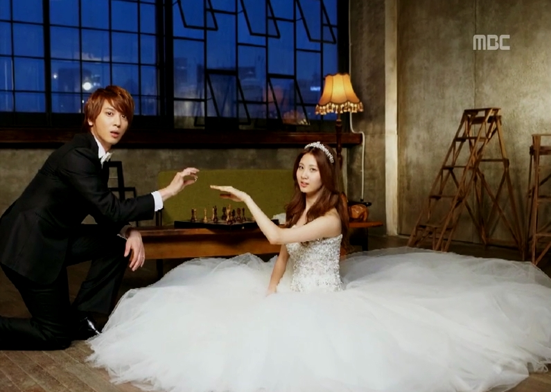 Seohyun-Yonghwa-Wedding-picture-we-got-m.