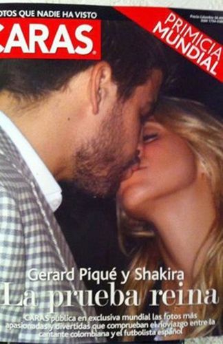  샤키라 and Piqué first public 키스 !!!!!!!!