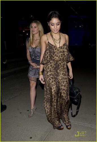  Vanessa & Brittany out in LA