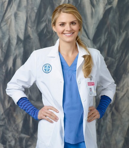  Eliza 轿跑车 as Dr Denise Mahoney ~ Season 9 Promotional Photoshoot