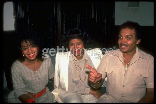  REBBIE WITH FAMILY