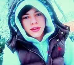  harry out in the cold!!!:)x<33