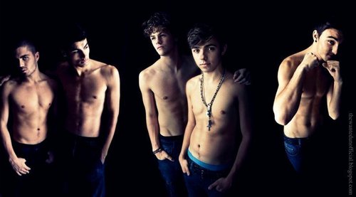 the wanted shirt-less