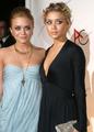 2005 - 9th Annual ACE Awards - mary-kate-and-ashley-olsen photo