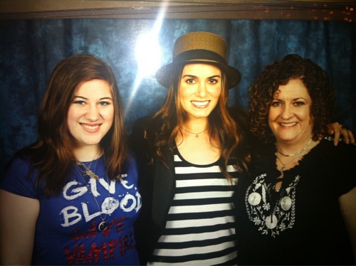 Amazing Photos Fan with Nikki Reed at TwiCon in Nashville