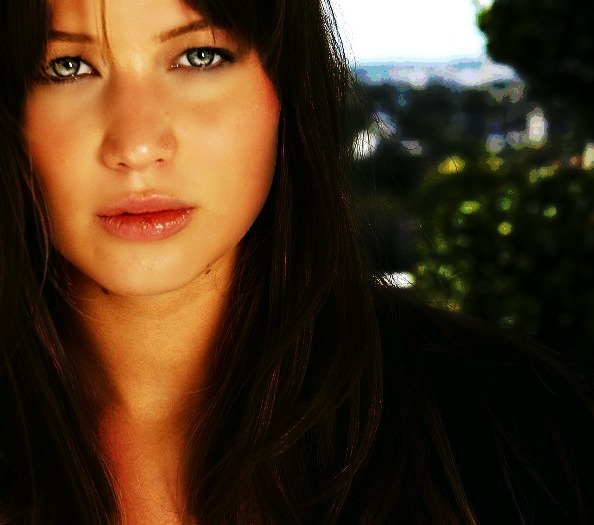 http://images4.fanpop.com/image/photos/20200000/Jennifer-Lawrence-as-Katniss-Everdeen-the-hunger-games-trilogy-20257439-594-525.jpg