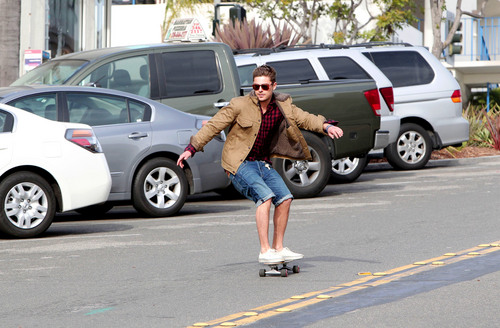  Zac skateboarding
