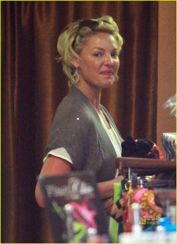 Katherine Heigl: Swimsuit Shopping with Mom!