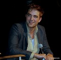 More Amazing Photos of Rob, Kristen and Taylor at LA Twilight Comvention - robert-pattinson photo