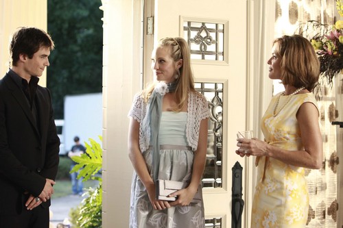  New HQ TVD Stills of Candice as Caroline (1x04: Family Ties)!
