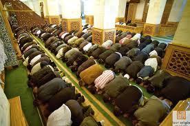  Syrian people praying to allah!!!