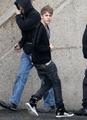 Justin Bieber outside his Hotel in Paris!! - justin-bieber photo