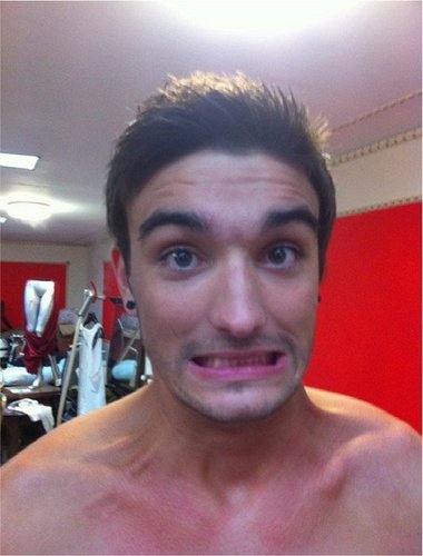 Tom Parker (Sizzling Hot) He's Reali Fit! 100% Real :) x