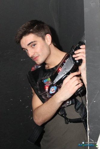 Tom Parker (Sizzling Hot) He's Reali Fit! (Tom's Ready To Shoot Sum1) 100% Real :) x 