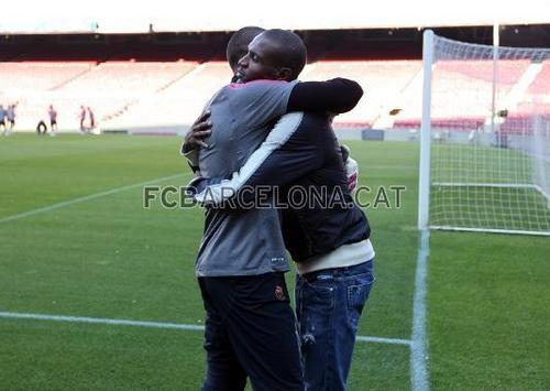 Abidal visited his friends during training
