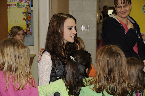Alyssa Suprises Fans At Their School Science Fair!