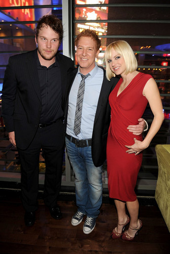  Chris Pratt, Anna Faris & Ryan Cavanaugh @ 'Take Me ホーム Tonight' Premiere - After Party - 2011