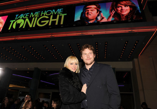  Chris Pratt & Anna Faris @ 'Take Me घर Tonight' Premiere - 2011