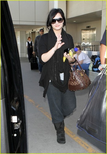 Demi Lovato: 'Good Morning' Los Angeles