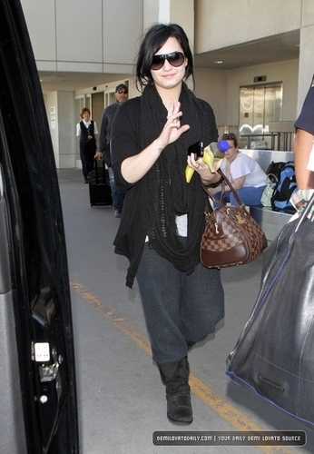  Demi was photographed arriving at LAX Airport on April 1, 2011 in Los Angeles