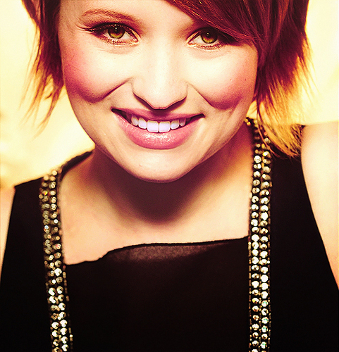  Emily Browning ♥