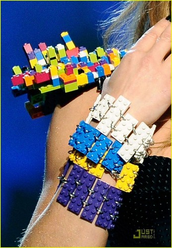  Fergie: Legos Dress for KCA Performance!