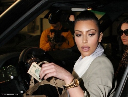  Kim is photographed as she visits a nail salon in Beverly Hills 3/23/11